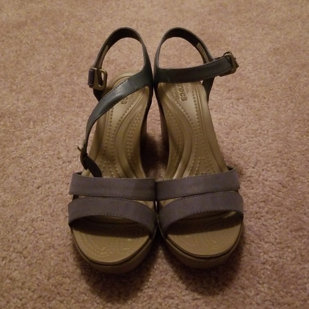 Crocs wedge sandal